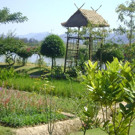Maekok River Village Resort Mae Ai Exterior photo