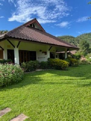 Maekok River Village Resort Mae Ai Exterior photo