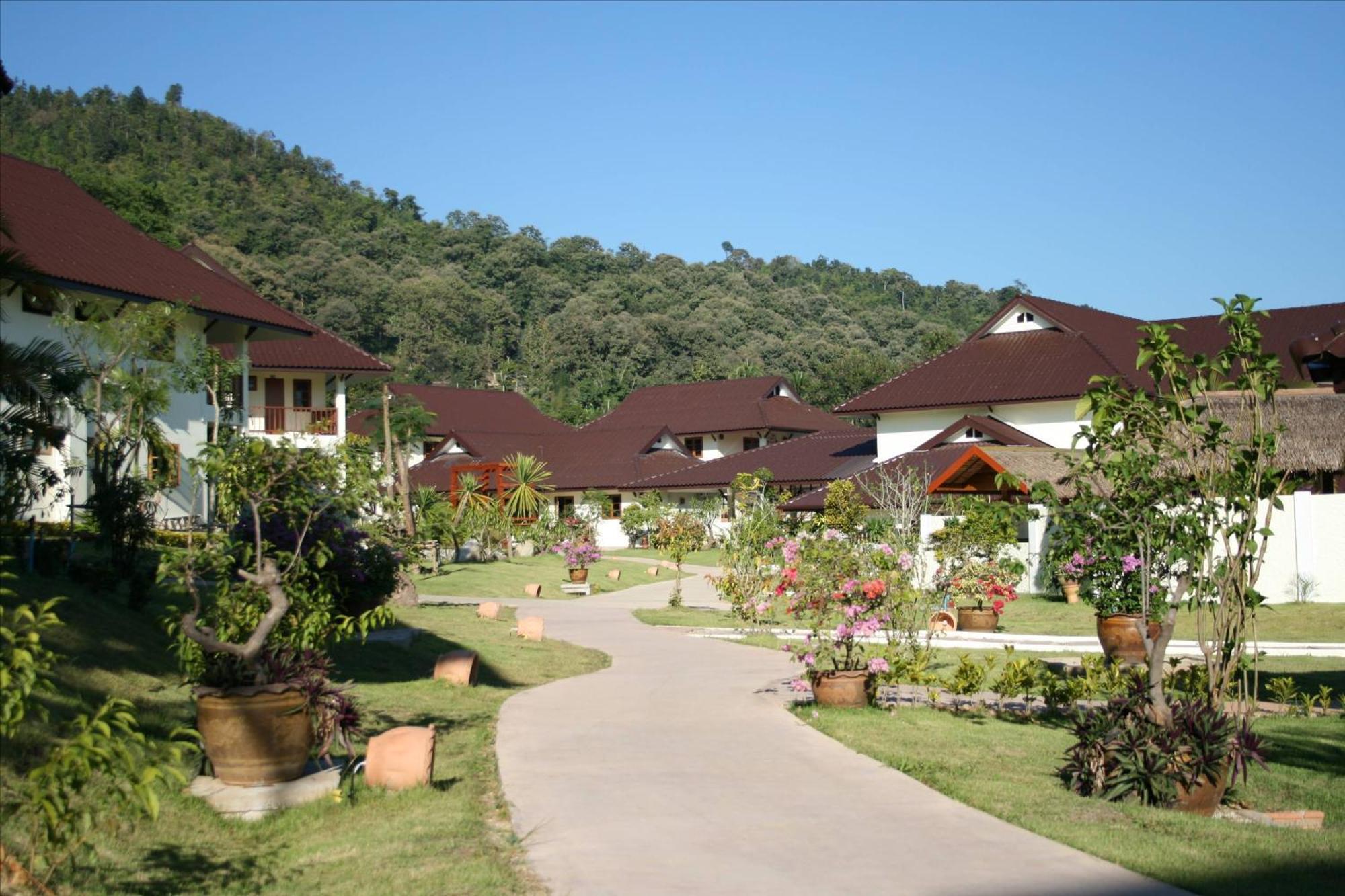 Maekok River Village Resort Mae Ai Exterior photo