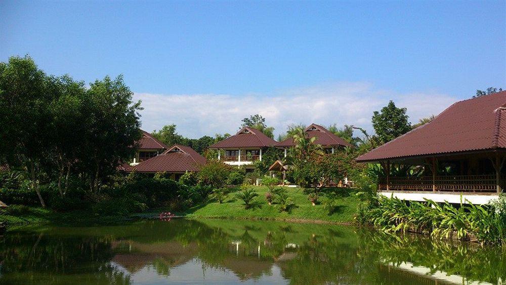Maekok River Village Resort Mae Ai Exterior photo