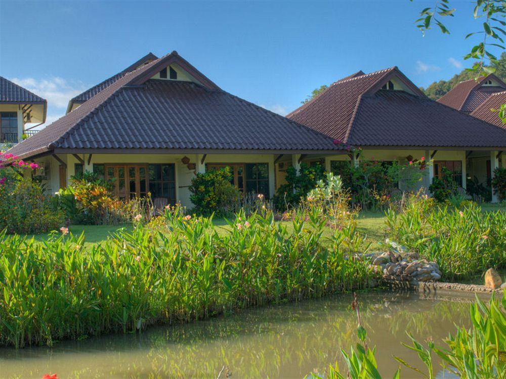 Maekok River Village Resort Mae Ai Exterior photo