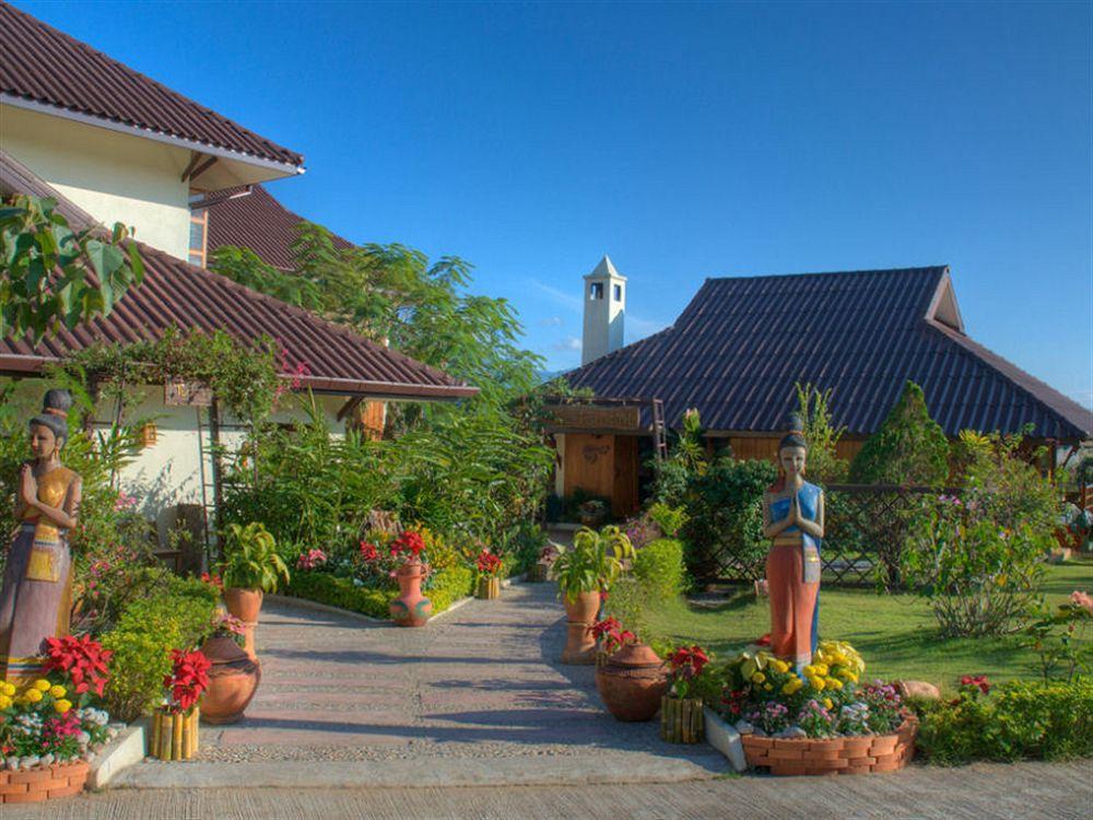 Maekok River Village Resort Mae Ai Exterior photo