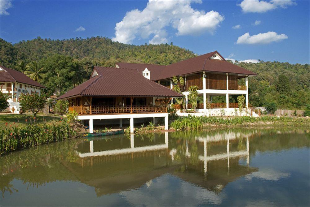 Maekok River Village Resort Mae Ai Exterior photo