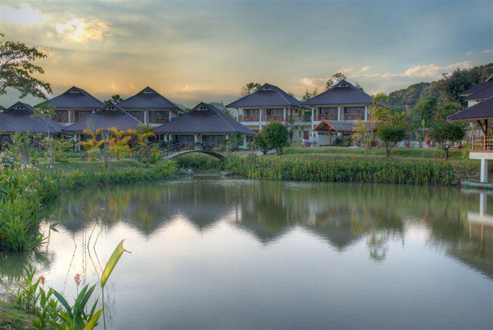 Maekok River Village Resort Mae Ai Exterior photo
