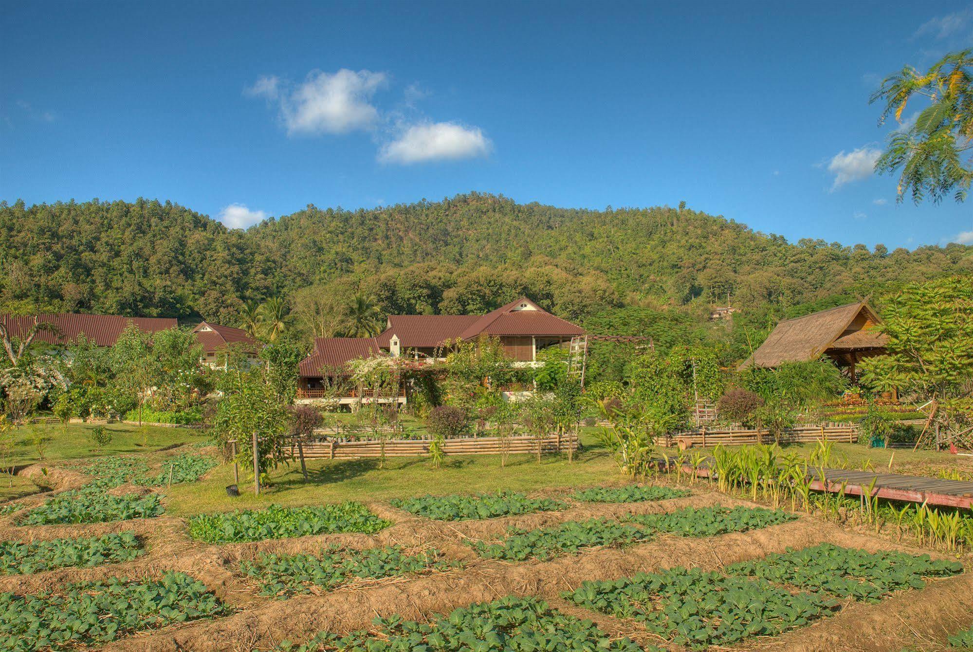 Maekok River Village Resort Mae Ai Exterior photo
