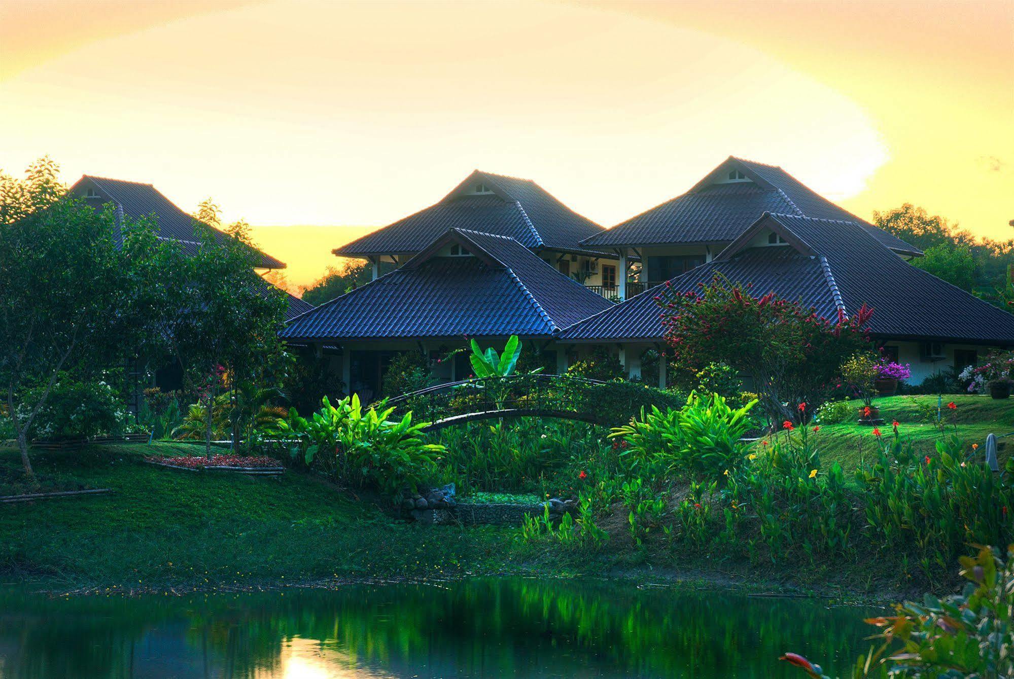 Maekok River Village Resort Mae Ai Exterior photo