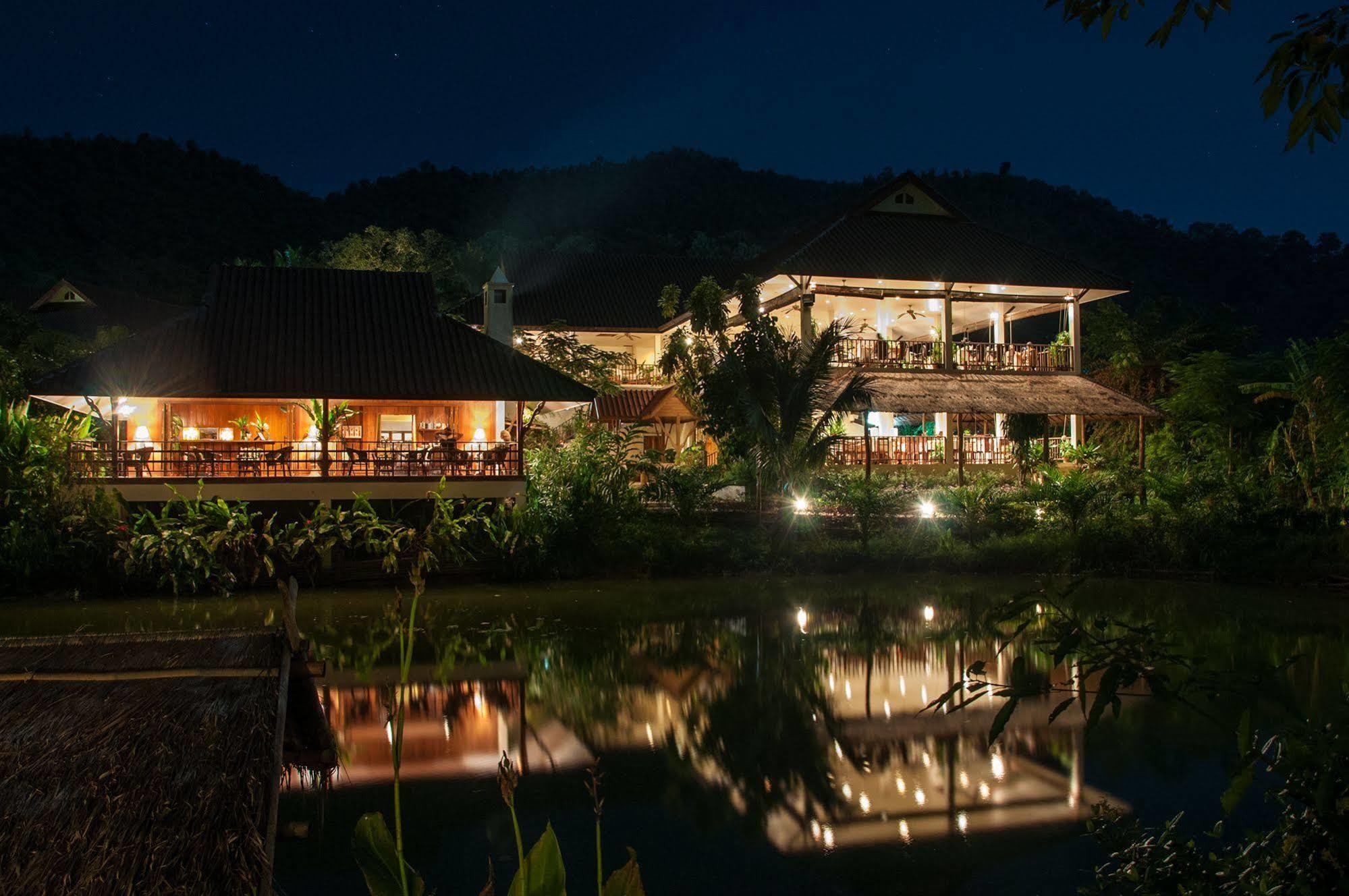 Maekok River Village Resort Mae Ai Exterior photo