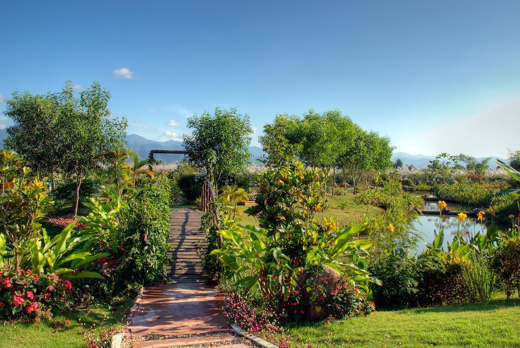 Maekok River Village Resort Mae Ai Exterior photo